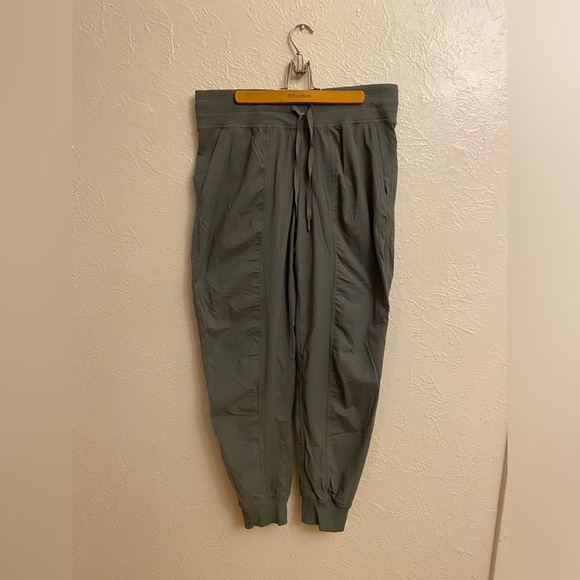 Lululemon Dance Studio Jogger - Picture 2 of 14